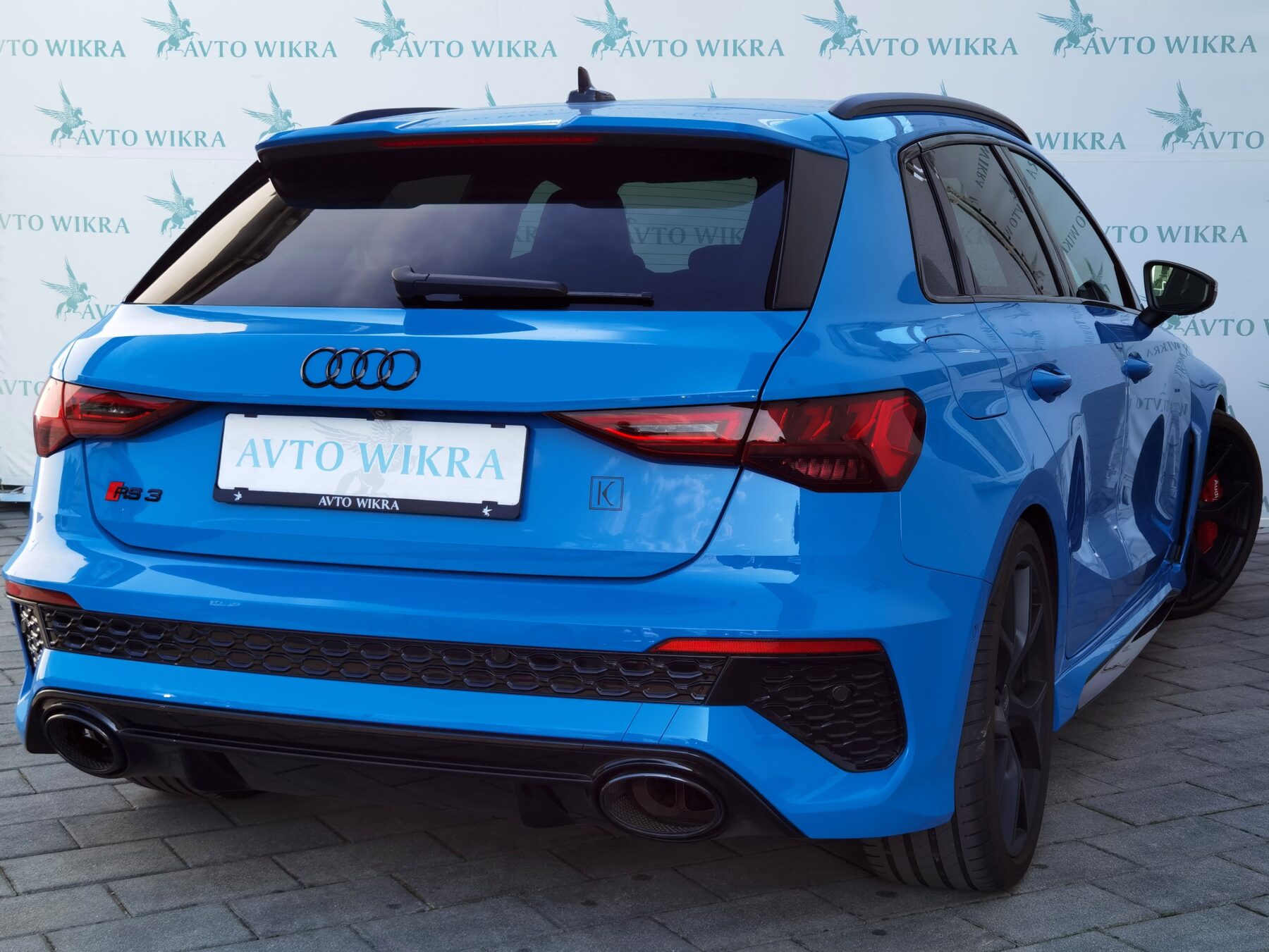 Audi RS3 Sportback Quattro - RENT THE BRAVE by BRAVIT